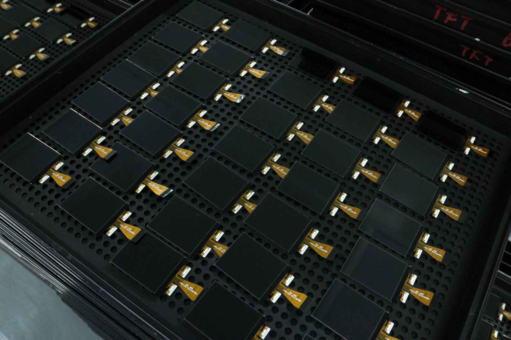 चिनी एलसीडी उत्पादक मेडिकल हाय-रिफ्रेश रेट डिस्प्ले ट्रॅकचे नेतृत्व करतात, कस्टम लिक्विड क्रिस्टल मॉड्यूल्स मल्टी-बिलियन-डॉलर वाढीव बाजारपेठेला प्रोत्साहन देतात