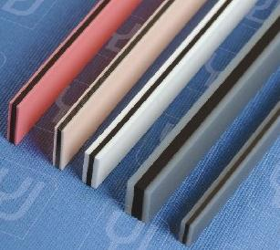 द प्रिसिजन लिंक: एलसीएम डिस्प्ले मॉड्यूल्समधील कंडक्टिव रबर कनेक्टर्सच्या तंत्रज्ञानाचा उलगडा